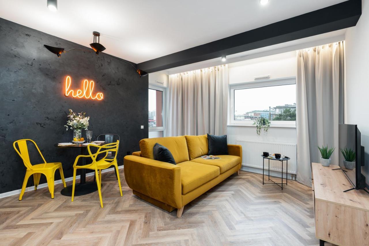 Loft Style Apartment Opienskiego Close To The Zurawiniec Nature Reserve By Noclegi Renters ポズナン エクステリア 写真