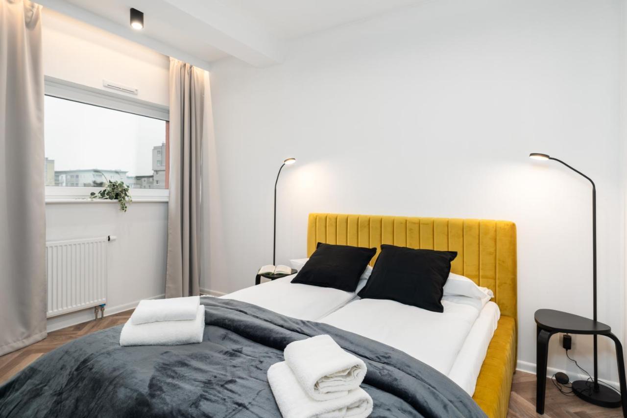 Loft Style Apartment Opienskiego Close To The Zurawiniec Nature Reserve By Noclegi Renters ポズナン エクステリア 写真