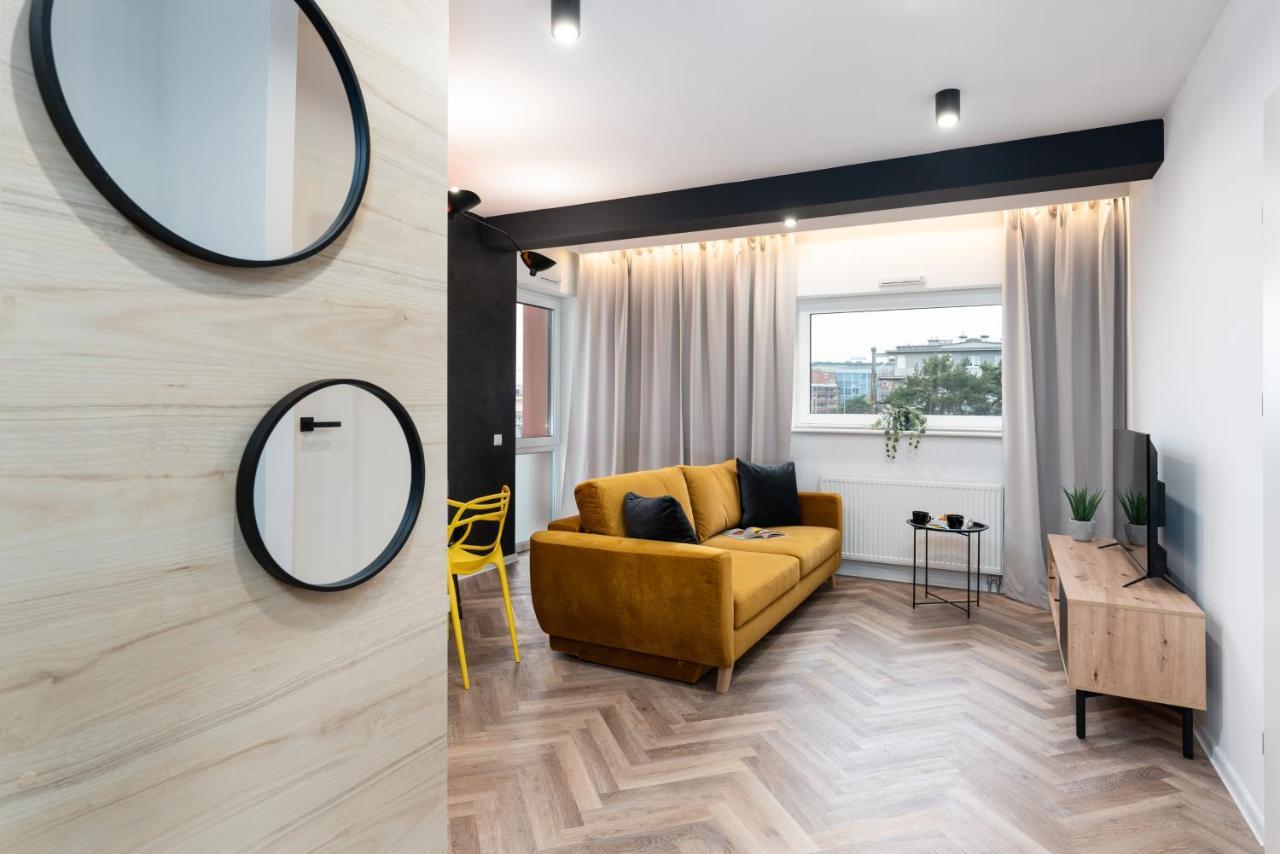 Loft Style Apartment Opienskiego Close To The Zurawiniec Nature Reserve By Noclegi Renters ポズナン エクステリア 写真
